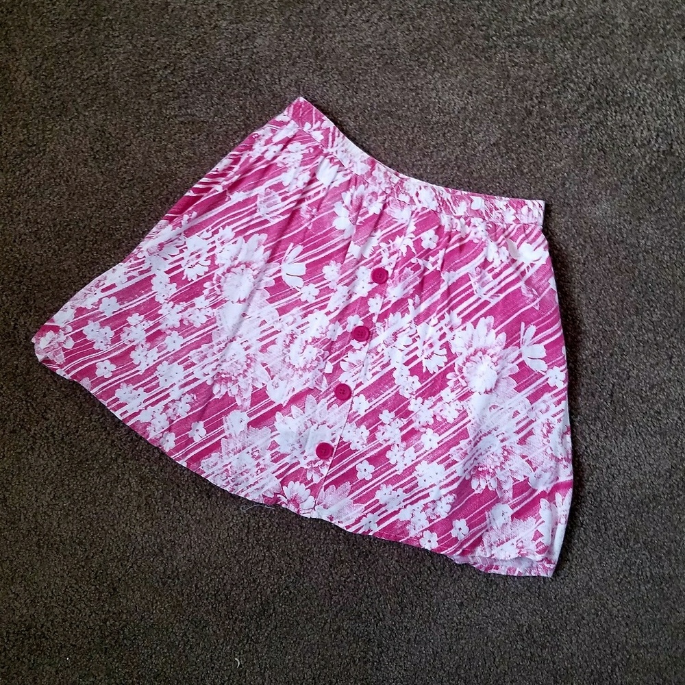 SO Pink and white flowery skirt